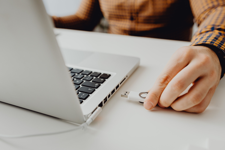 Digitales Bachup für die Masterarbeit