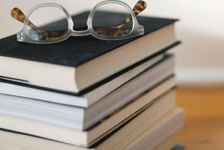 Was ist Blinkist? - Mit der App stapeln sich deine Bücher nicht mehr